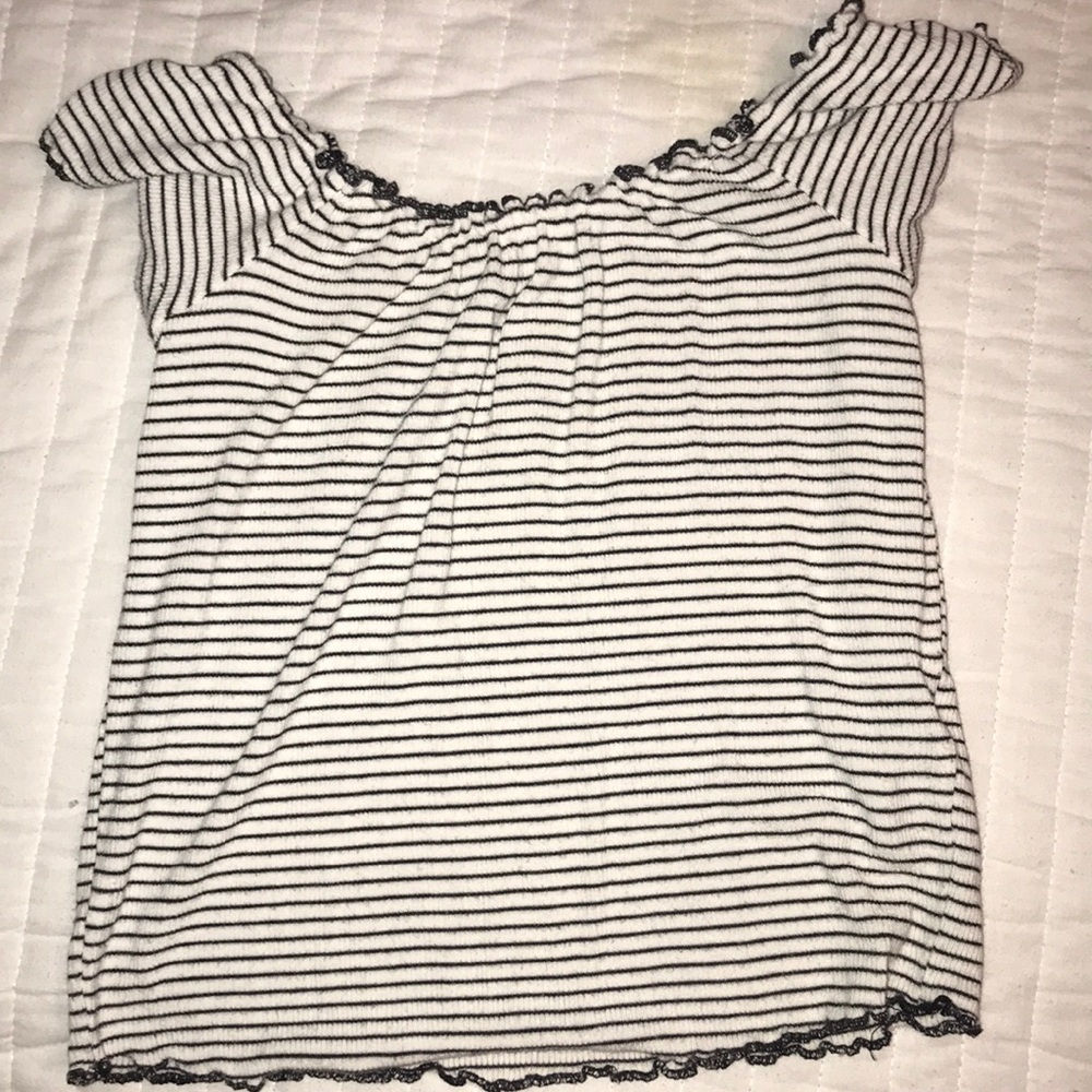 A Garage off the shoulder stretchy crop top.